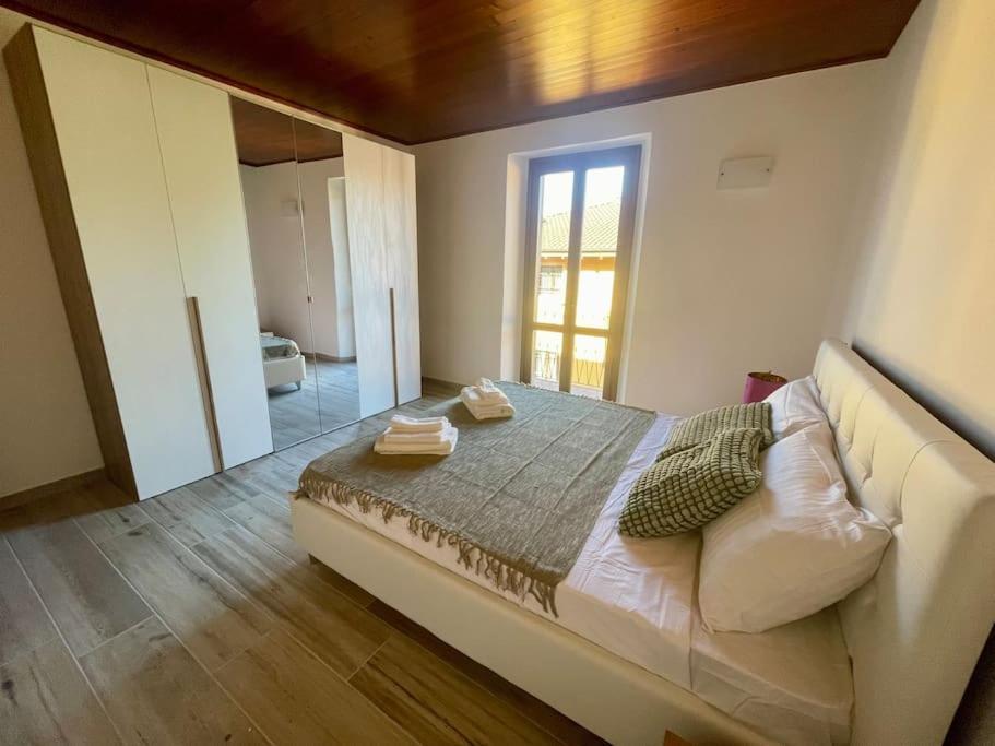Appartamento Sul Lago - Meina Buitenkant foto